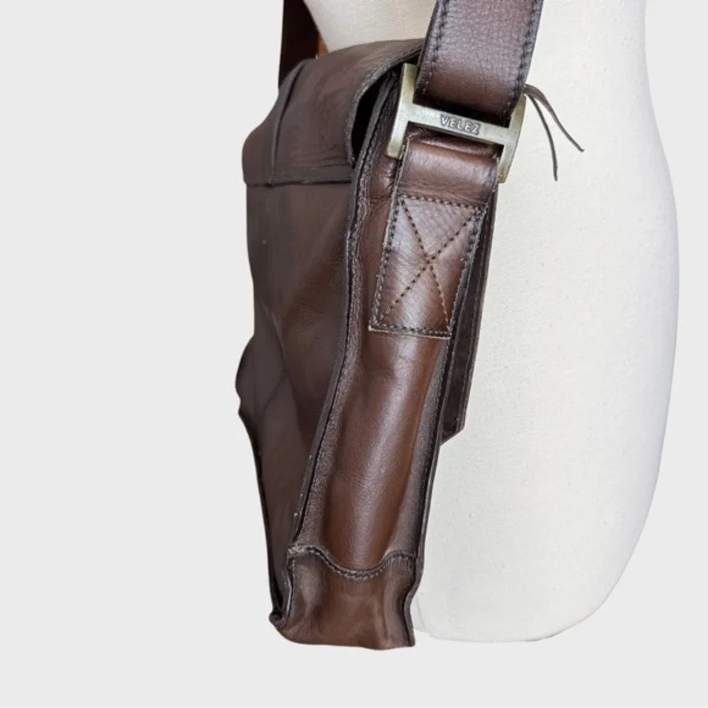 Velez chocolate-brown aged leather laptop bag Preppy Dark‎ Academia Ivy style